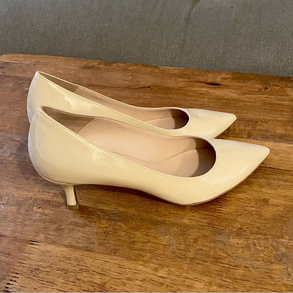 NEW! Le Chateau Luxe kitten heel nude size 38 (US 7.5)